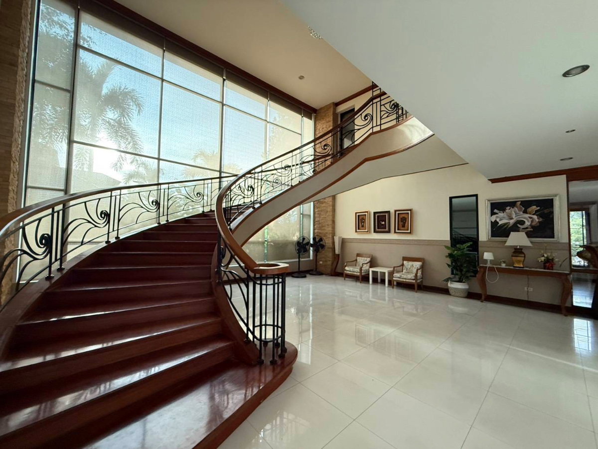 รูป 🏡 โอกาสทอง!! คฤหาสน์ส่วนตัวบนที่ดินกว่า 2 ไร่ เมืองเอก รังสิต - รูปที่ 13/37