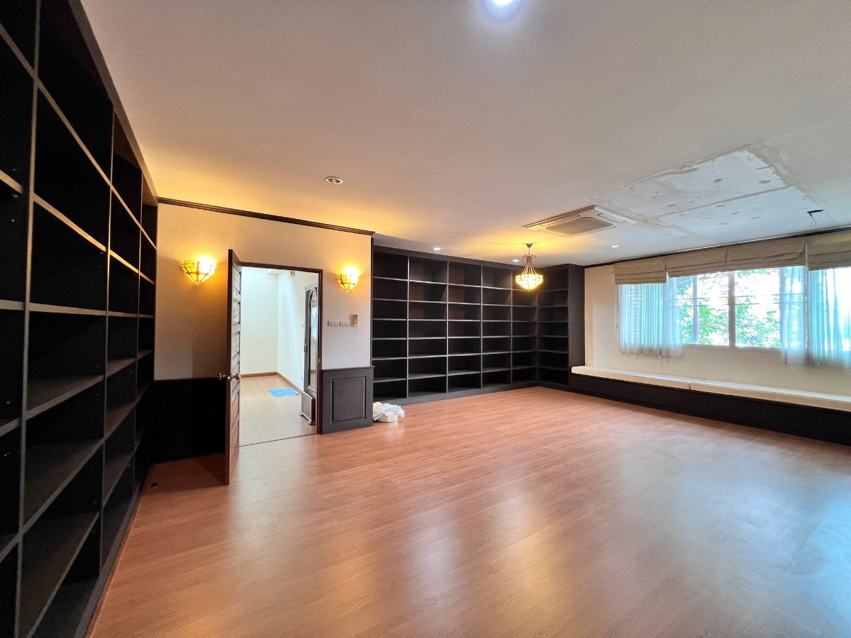 รูป ขายอาคารสำนักงาน 4 ชั้น พร้อมบ้านหรูและสระว่ายน้ำ สุขุมวิท 101 ใกล้ BTS ปุณณวิถี - รูปที่ 38/41