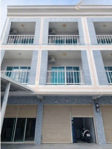 พร้อมแอร์ สนามบินแม่สอด 3.6กม. 20 ตร.วา. โรบินสันแม่สอด 1.1 กม. ตาก ให้เช่า ตึกแถว 3ชั้น 3 นอน 3น้ำ