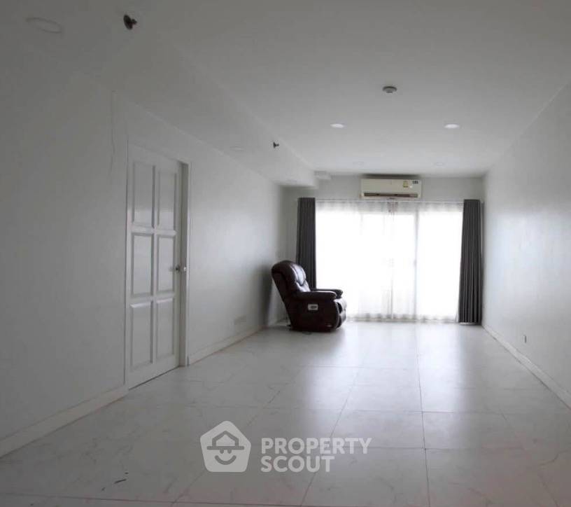 รูป คอนโด 2 ห้องนอน Baan Nonsi ย่านถนนจันทน์ (ID 3206764) - รูปที่ 1/11