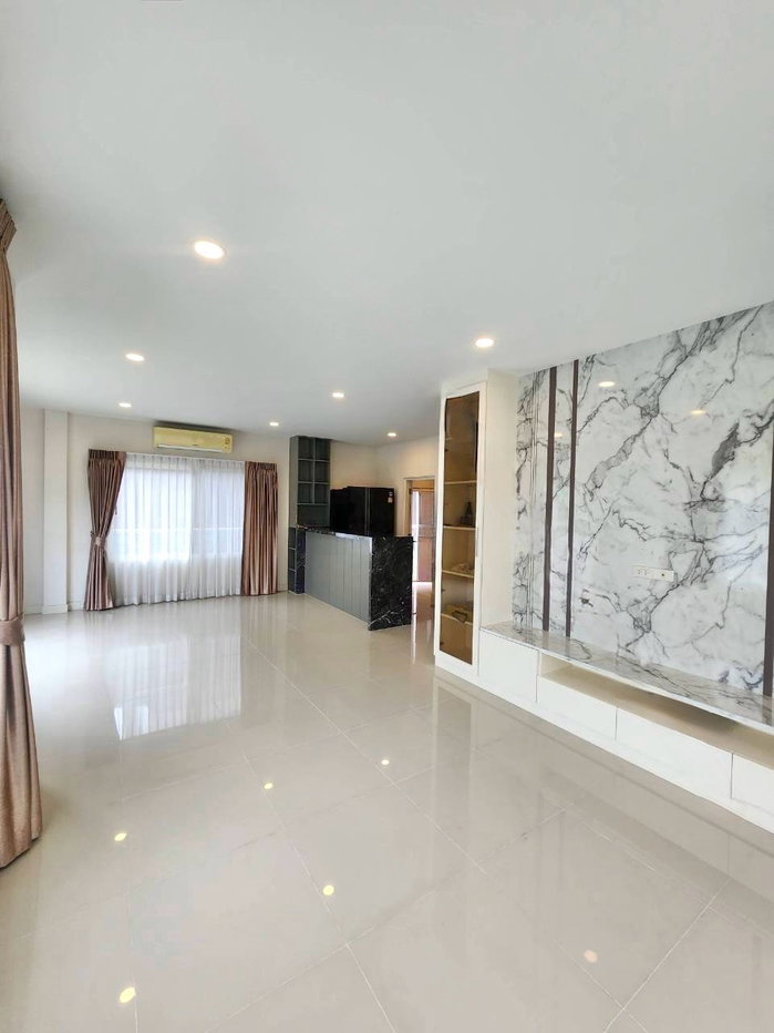 รูป ขายบ้านเดี่ยว หลังริม หมู่บ้าน เซนโทร บางนา-วงแหวน - รูปที่ 2/18