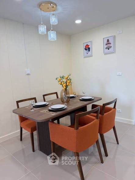 รูป คอนโด 2 ห้องนอน Serene Place Sukhumvit 24 ใกล้ BTS พร้อมพงษ์ (ID 3206568) - รูปที่ 4/7