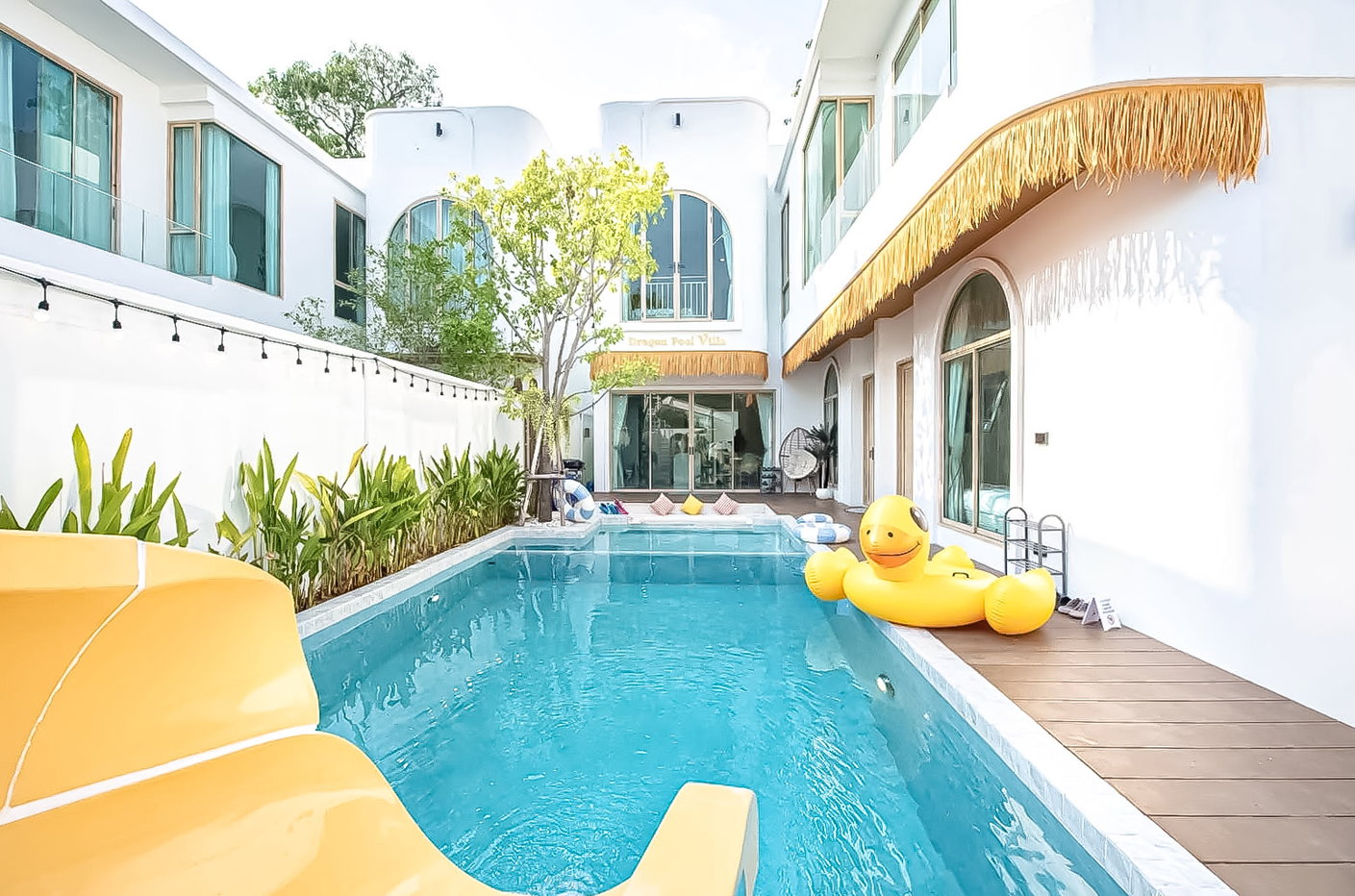 รูป High End Pool Villa for Rent Jomtien Pattaya 5 Bedrooms - รูปที่ 18/18