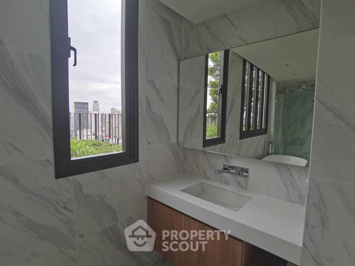 picture 24th-Floor 2-BR At Muniq Sukhumvit 23 Near MRT Sukhumvit (ID 512900) - 17/19