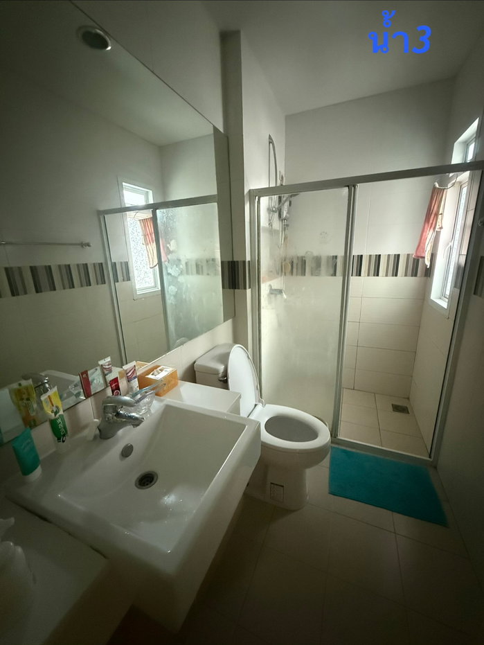 picture Looking to sell a 2-story detached house. - 12/15