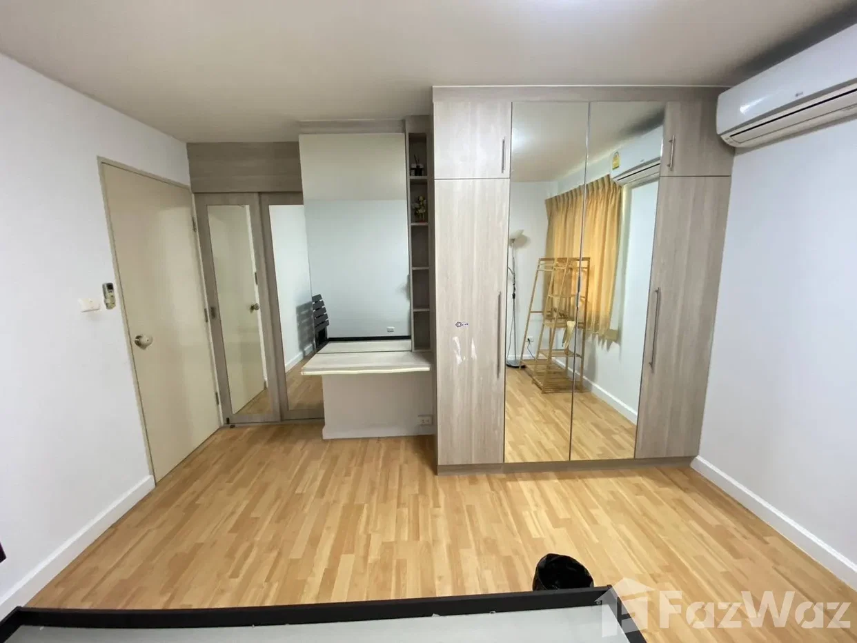 picture renovated 2 bed 2 bath only 150m to MRT 6688873 - 6/10