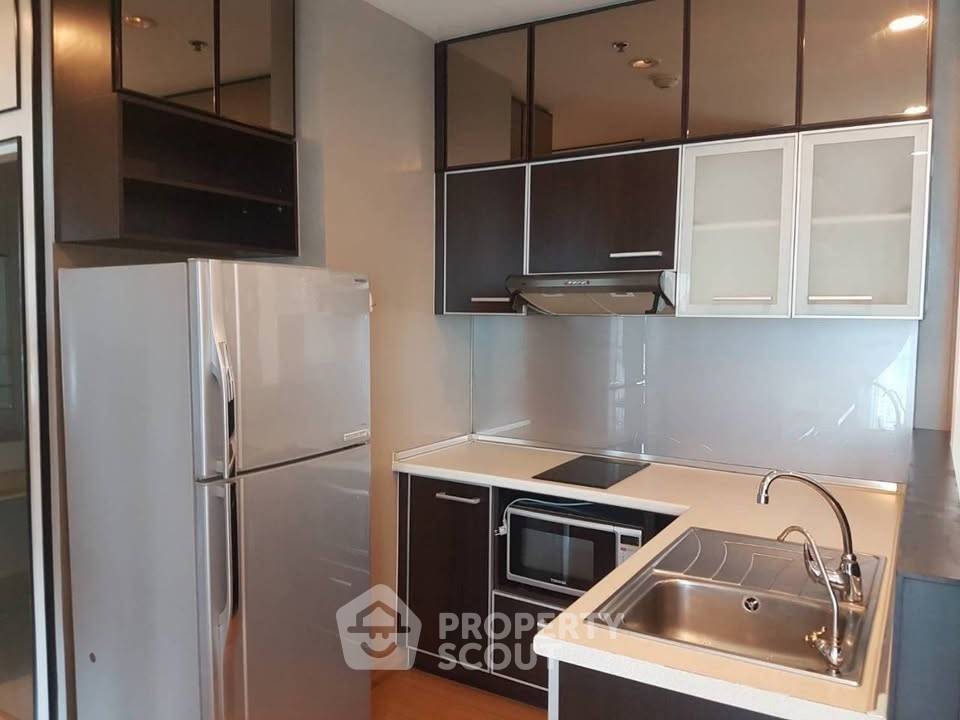 picture High-Floor 2-BR Condo At The Complete Narathiwat (ID 3209604) - 3/9