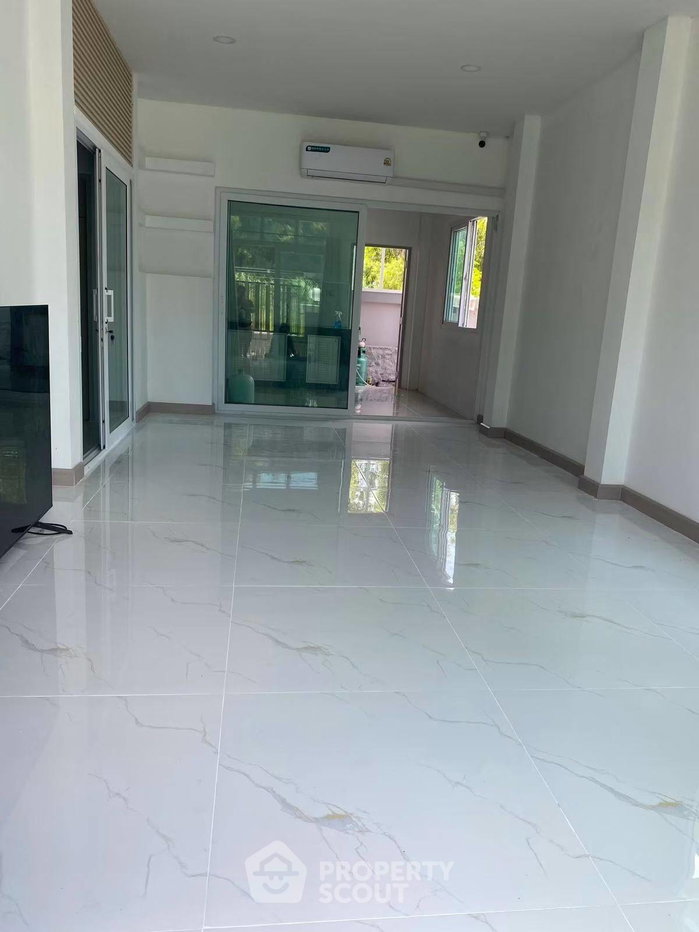 รูป บ้าน 4 ห้องนอน พื้นที่ 420 ตร.ม. สำหรับขายในพัทยา หนองปรือ (ID 3210098) - รูปที่ 7/17