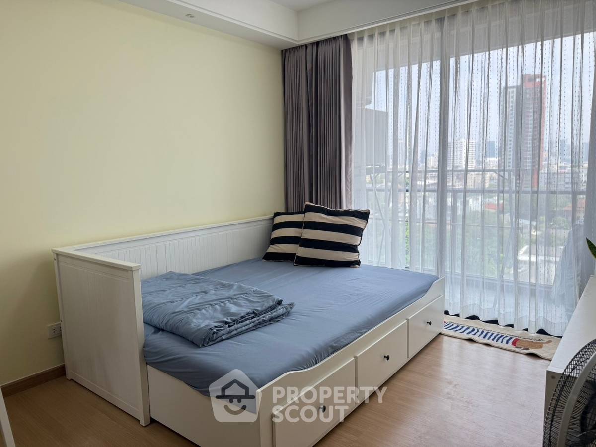 รูป คอนโดหนึ่งห้องนอน Regal Sathon-Naradhiwas ย่านสาทร ขนาด 40 ตร.ม. (ID 3206858) - รูปที่ 3/11
