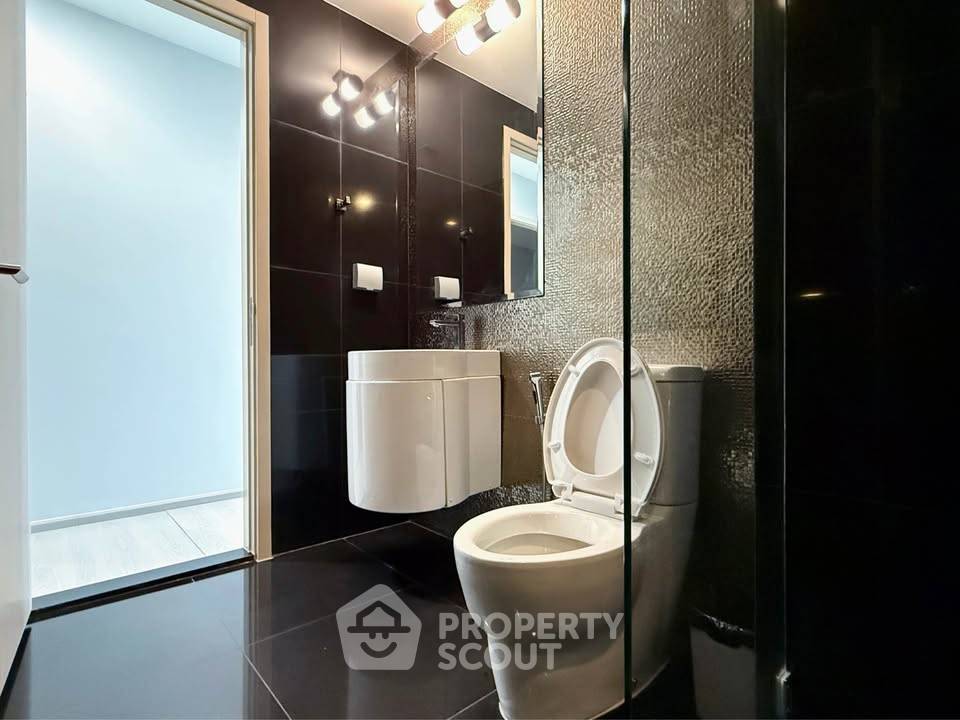 รูป ใกล้ BTS ทองหล่อ 300 เมตร | 2 ห้องนอน Rhythm Sukhumvit 36-38 (ID 3206990) - รูปที่ 16/16