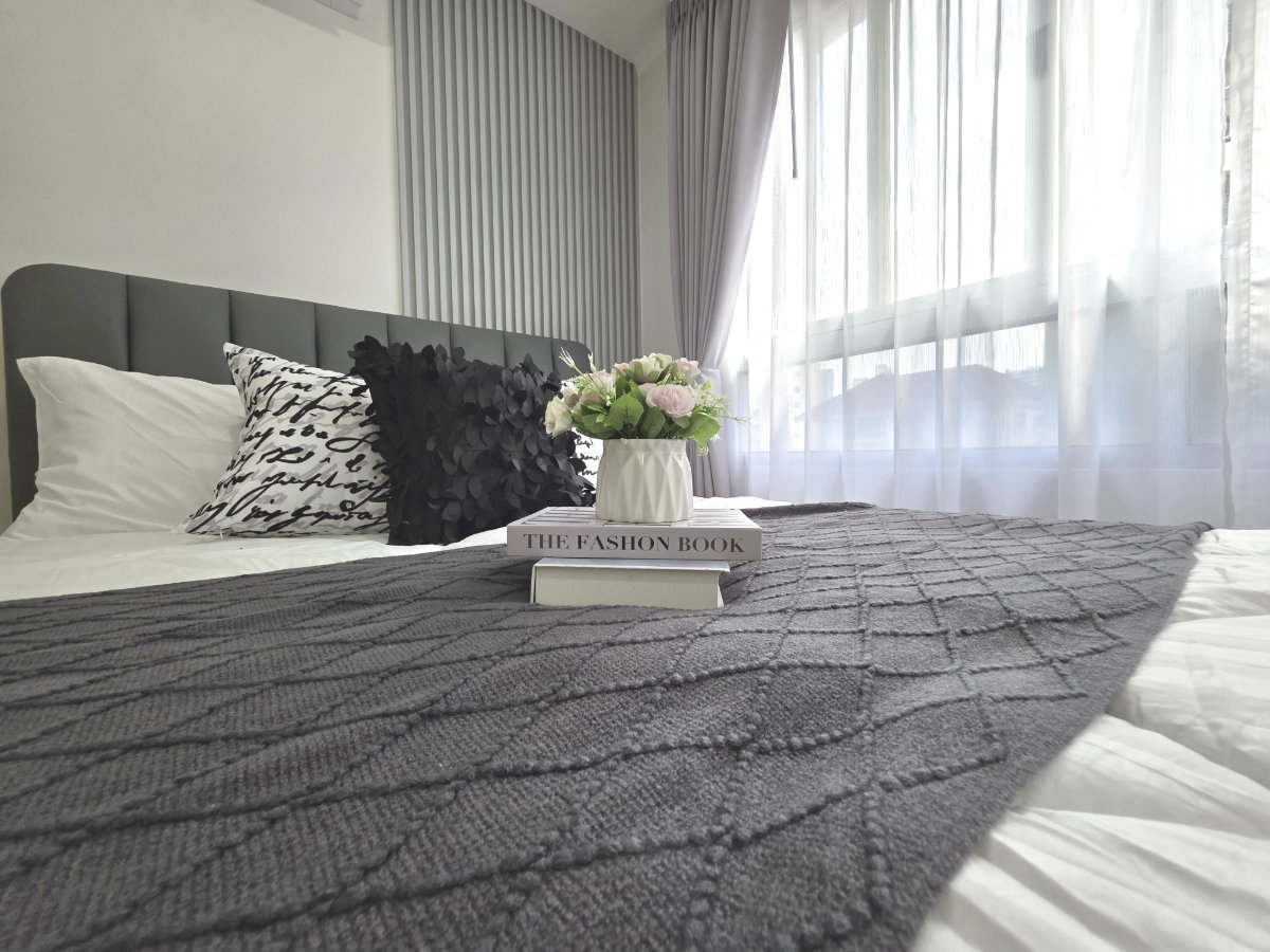 Lumpini Ville Cultural Center, large room, fully furnished, ready to move in, near MRT Huai Khwang.