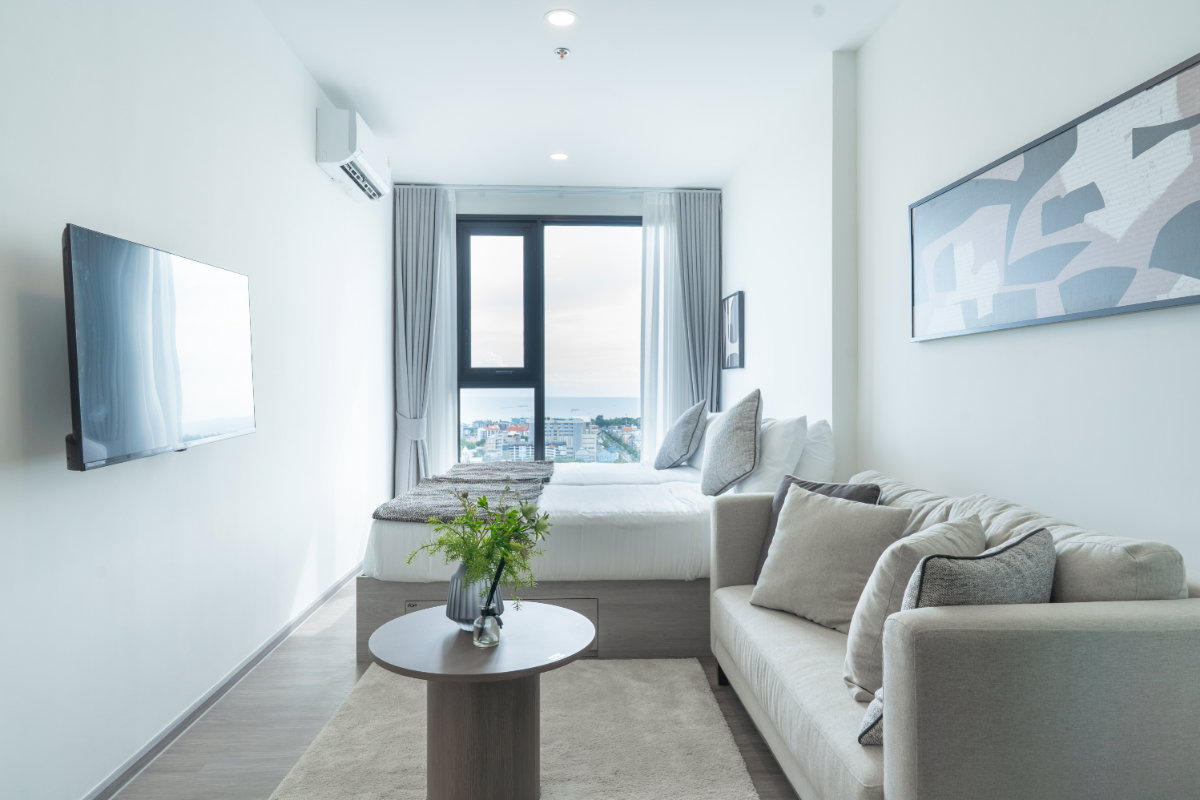 🏡✨ ให้เช่าคอนโด ออริจิ้น เพลย์ บางแสน  💥 พร้อมเข้าอยู่!🛏️ 1 ห้องนอน 🚿 1 ห้องน้ำ 📐 ขนาด 28 ตร.ม. 🛋️ พร้อมเฟอร์นิเจอร์ ✨ ห้องใหม่  ตู้เสื้อผ้าใหญ่