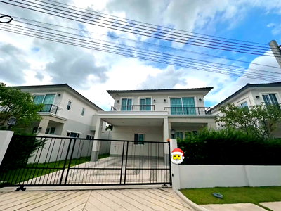 เช่าบ้านเดี่ยว ถนนจตุโชติ : 🏡 ให้เช่า บ้านเดี่ยวโครงการลัดดารมย์ จตุโชติ 15 4 ห้องนอน 3 ห้องน้ำ บ้านใหญ่ ทำเลดี พร้อมบริการดูแลบ้าน ติด Clubhouse ขนาดใหญ่