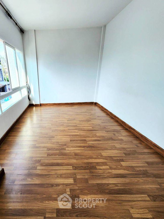 รูป ทาวน์เฮ้าส์ 3 ห้องนอน เลี้ยงสัตว์ได้ เดอะ ริคโค้ ทาวน์ @วัชรพล (ID 3208183) - รูปที่ 4/8