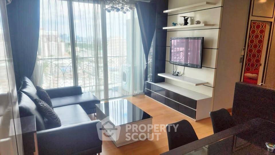 picture High-Floor 2-BR Condo At The Complete Narathiwat (ID 3209604) - 1/9