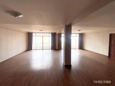 🔥 ขายด่วน! คอนโดราคาพิเศษ เลคไซด์ คอนโดวิว 1 | Lakeside Condoview 1 | ใกล้นิคมอุตสาหกรรมนวนคร • ตลาดไท