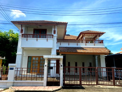 ขายบ้านเดี่ยว : ขายบ้านเดี่ยว ลิฟวิ่ง นารา รังสิต คลอง 4 สภาพสวย 77.9 ตร.ว. 3 ห้องนอน