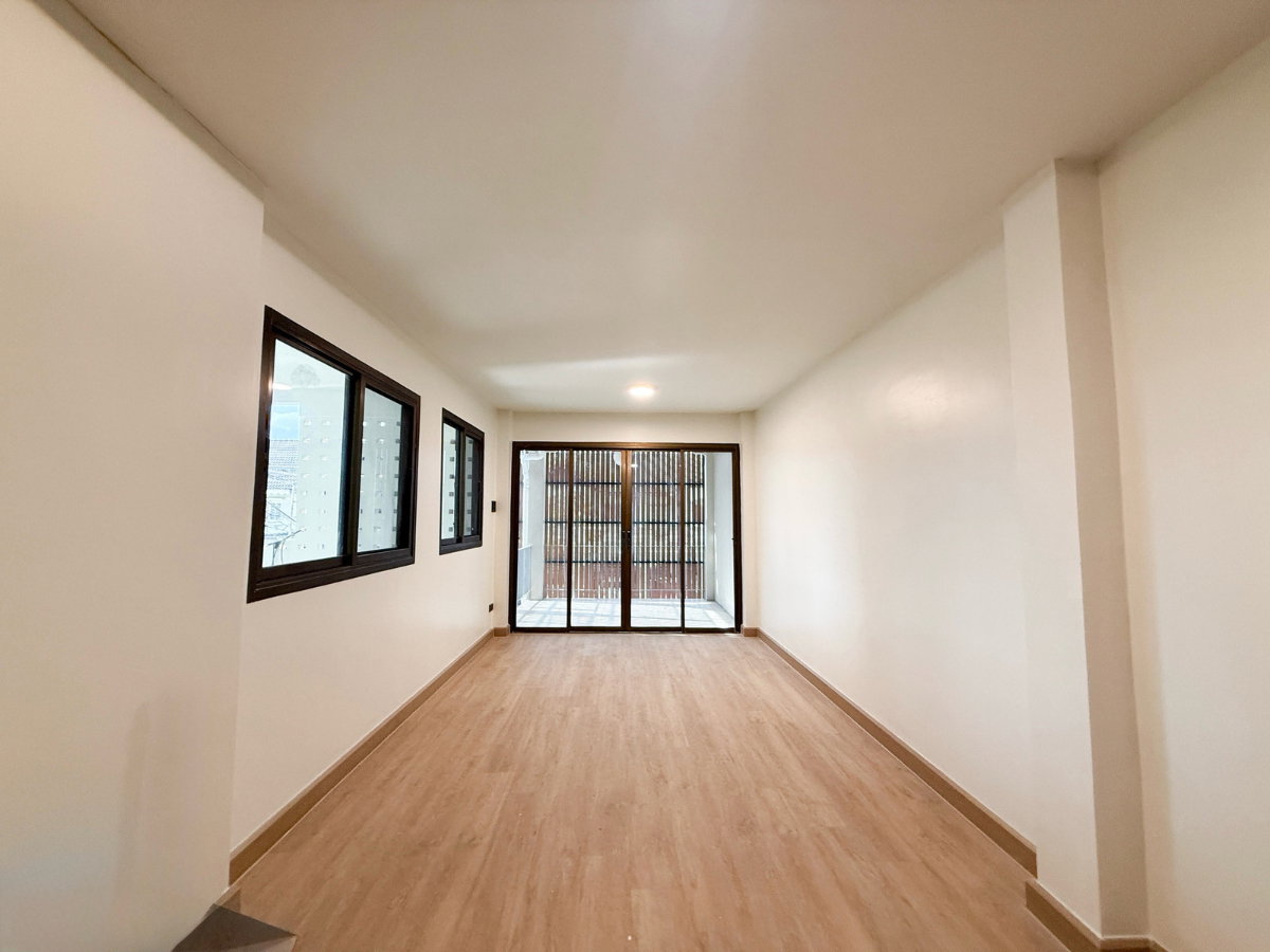 รูป ขายด่วนบ้านนาคนิวาส 48 รีโนเวทใหม่พร้อมอยู่ เพียง 7.2 ล้าน - รูปที่ 15/20