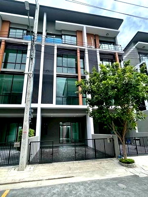เช่าโฮมออฟฟิศ รร.แย้มจาดวิชชานุสรณ์  : MBR35 พร้อมเข้าอยู่! ให้เช่าโฮมออฟฟิศ 4 ชั้น พื้นที่ 230 ตร.ม. พร้อม EV Charger และแอร์ครบทุกชั้น ทำเลนวมินทร์-ประเสริฐมนูกิจ 