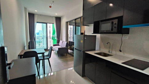 The Rich Sathorn - Taksin, near BTS Wongwian Yai