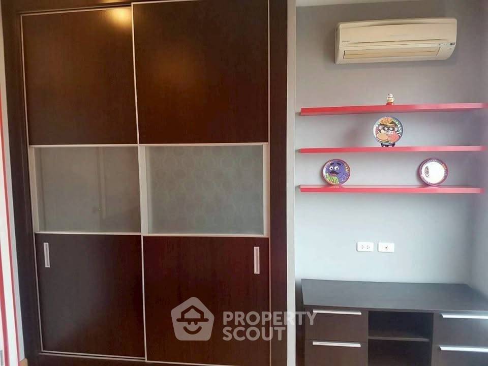 picture High-Floor 2-BR Condo At The Complete Narathiwat (ID 3209604) - 6/9