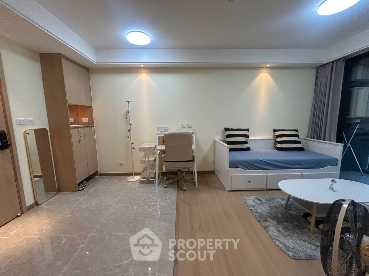 รูป คอนโดหนึ่งห้องนอน Regal Sathon-Naradhiwas ย่านสาทร ขนาด 40 ตร.ม. (ID 3206858) - รูปที่ 7/11
