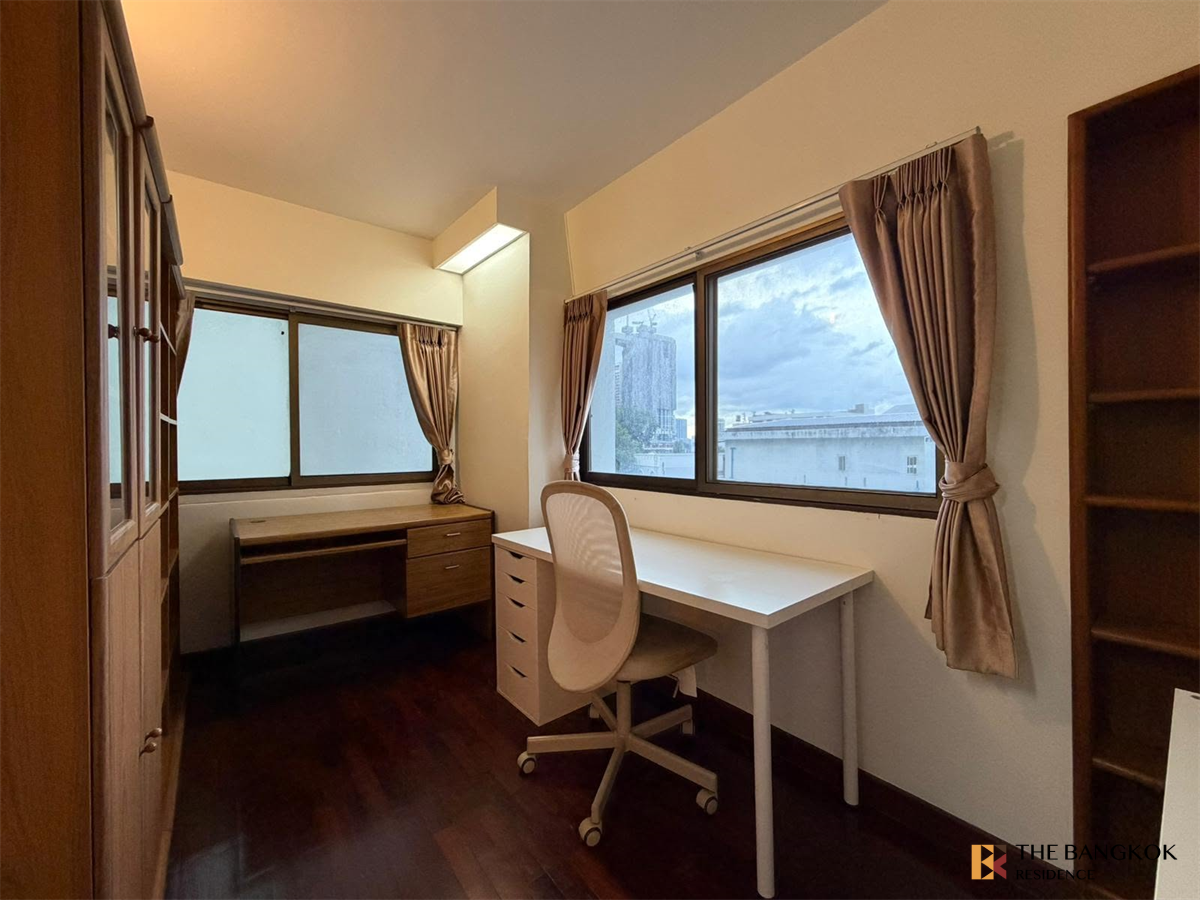 picture Thonglor Tower - 8/10