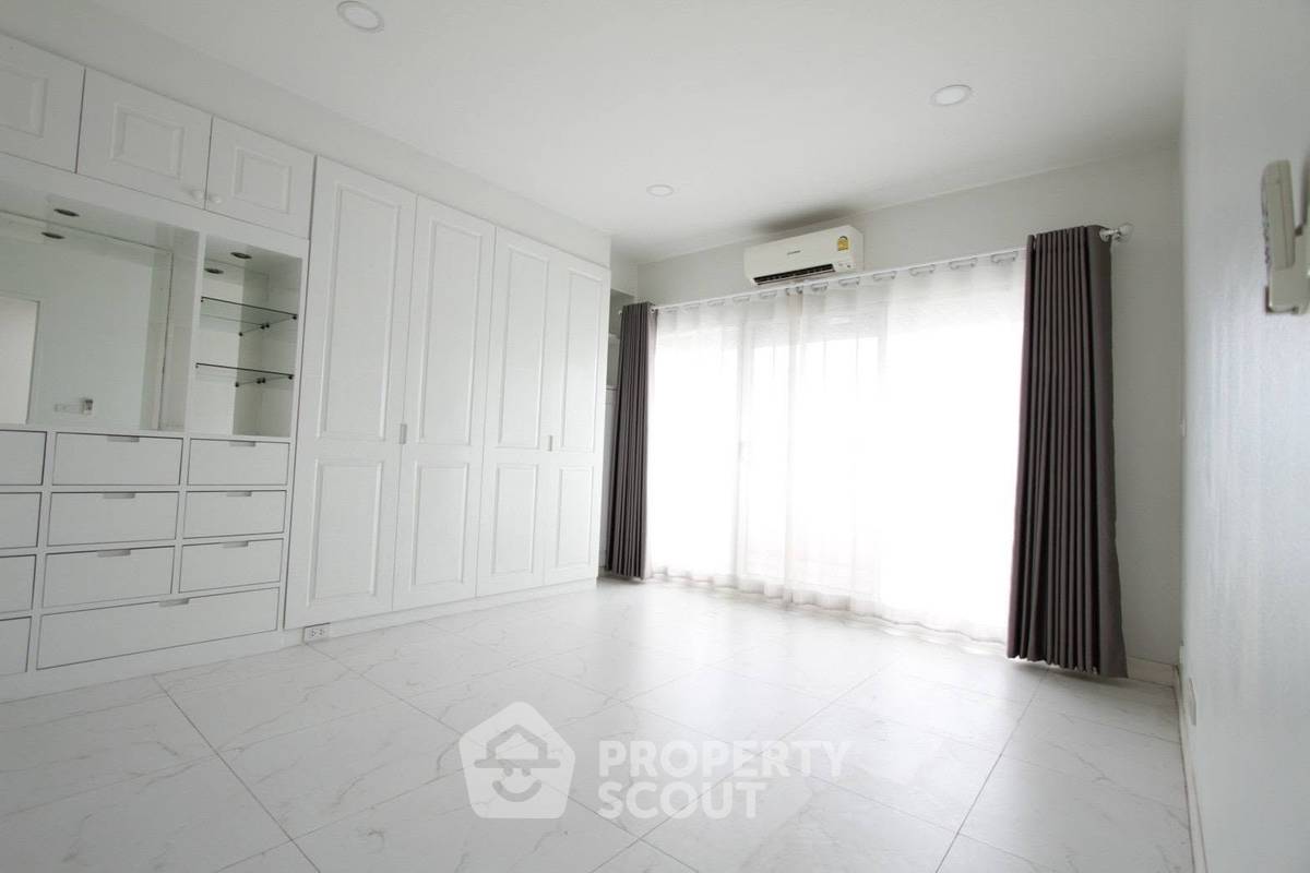 รูป คอนโด 2 ห้องนอน Baan Nonsi ขายย่านถนนจันทน์ กรุงเทพฯ (ID 3207175) - รูปที่ 3/11