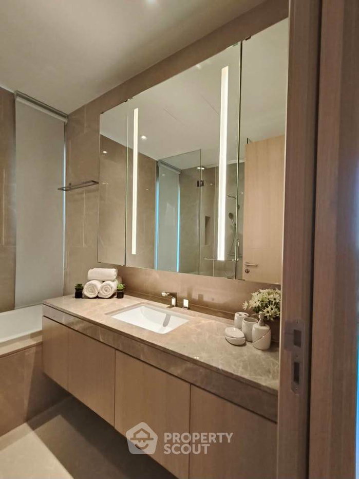 รูป คอนโด 2 ห้องนอน ที่ Magnolias Waterfront Residences ใกล้ BTS สะพานตากสิน (ID 3210117) - รูปที่ 12/13