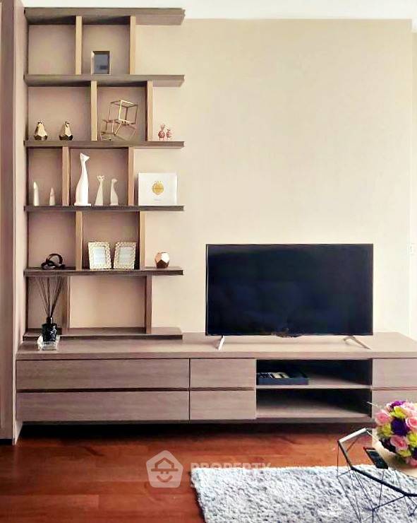 รูป ใกล้ BTS พร้อมพงษ์ 100 ม. | คอนโด 2 ห้องนอน The Diplomat 39 (ID 3209230) - รูปที่ 4/17