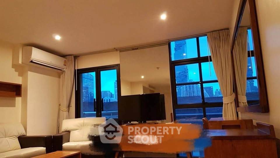 รูป ใกล้ BTS ศาลาแดง เพียง 100 เมตร | 1 ห้องนอน Silom Terrace Condominium (ID 3209599) - รูปที่ 2/9
