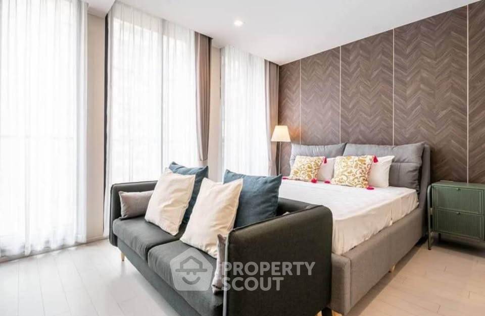 รูป ใกล้ BTS เพลินจิต 100 ม. | ห้อง 1 ห้องนอน ชั้น 15 Noble Ploenchit (ID 3209860) - รูปที่ 4/7