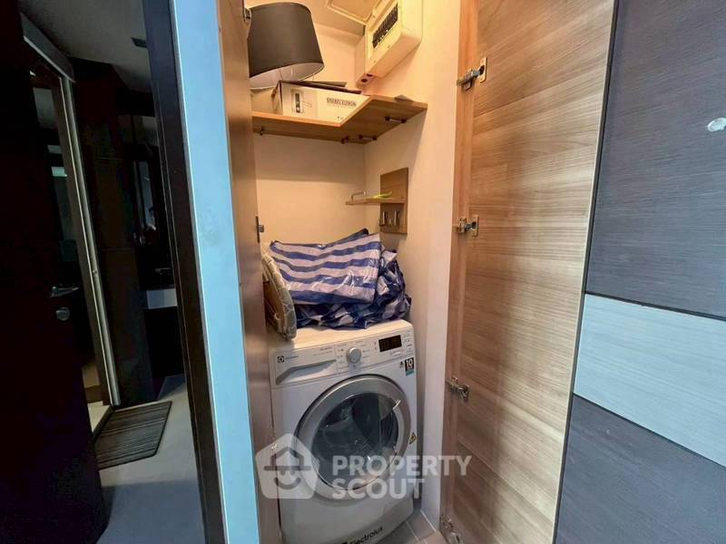 รูป คอนโด 1 ห้องนอน ชั้น 31 Rhythm Sathorn ใกล้ BTS สะพานตากสิน 300 เมตร (ID 3210247) - รูปที่ 3/8