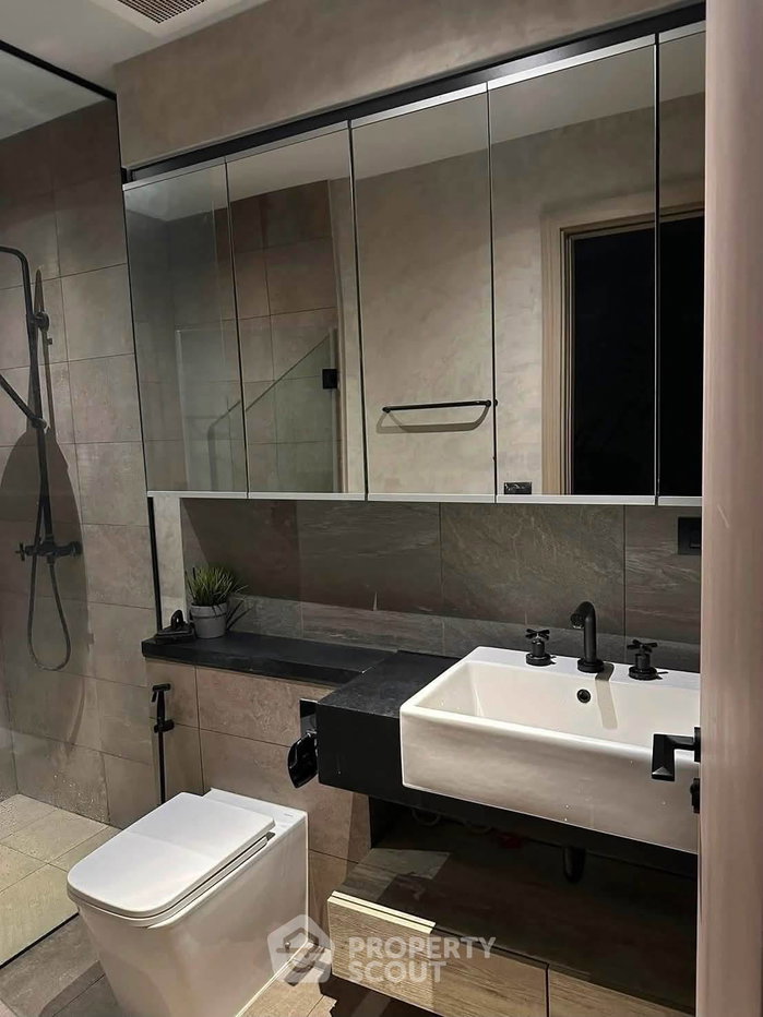 รูป ใกล้ MRT เพชรบุรี 300 ม. | คอนโด 1 ห้องนอน The Lofts Asoke (ID 3207244) - รูปที่ 8/11
