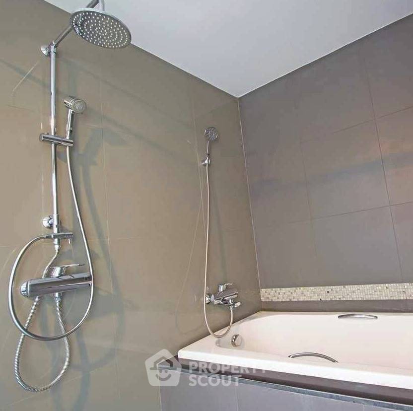 picture 200m From BTS Thong Lor | 1-BR The Crest Sukhumvit 34 (ID 3208894) - 4/6