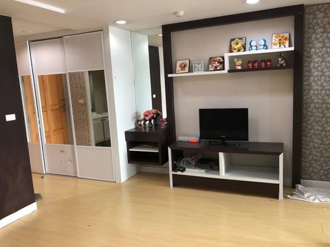 🏙️ For Rent | ให้เช่าคอนโด The Station Sathorn–Bangrak
ห้องกว้าง 40 ตร.ม. เฟอร์นิเจอร์และเครื่องใช้ไฟฟ้าครบ พร้อมย้ายเข้า