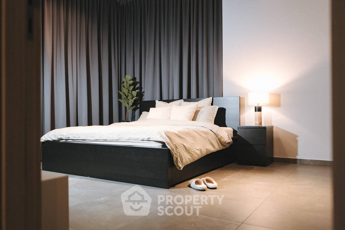 รูป คอนโด 2 ห้องนอน The Lofts Asoke ใกล้ MRT เพชรบุรี 300 ม. (ID 3207145) - รูปที่ 2/12