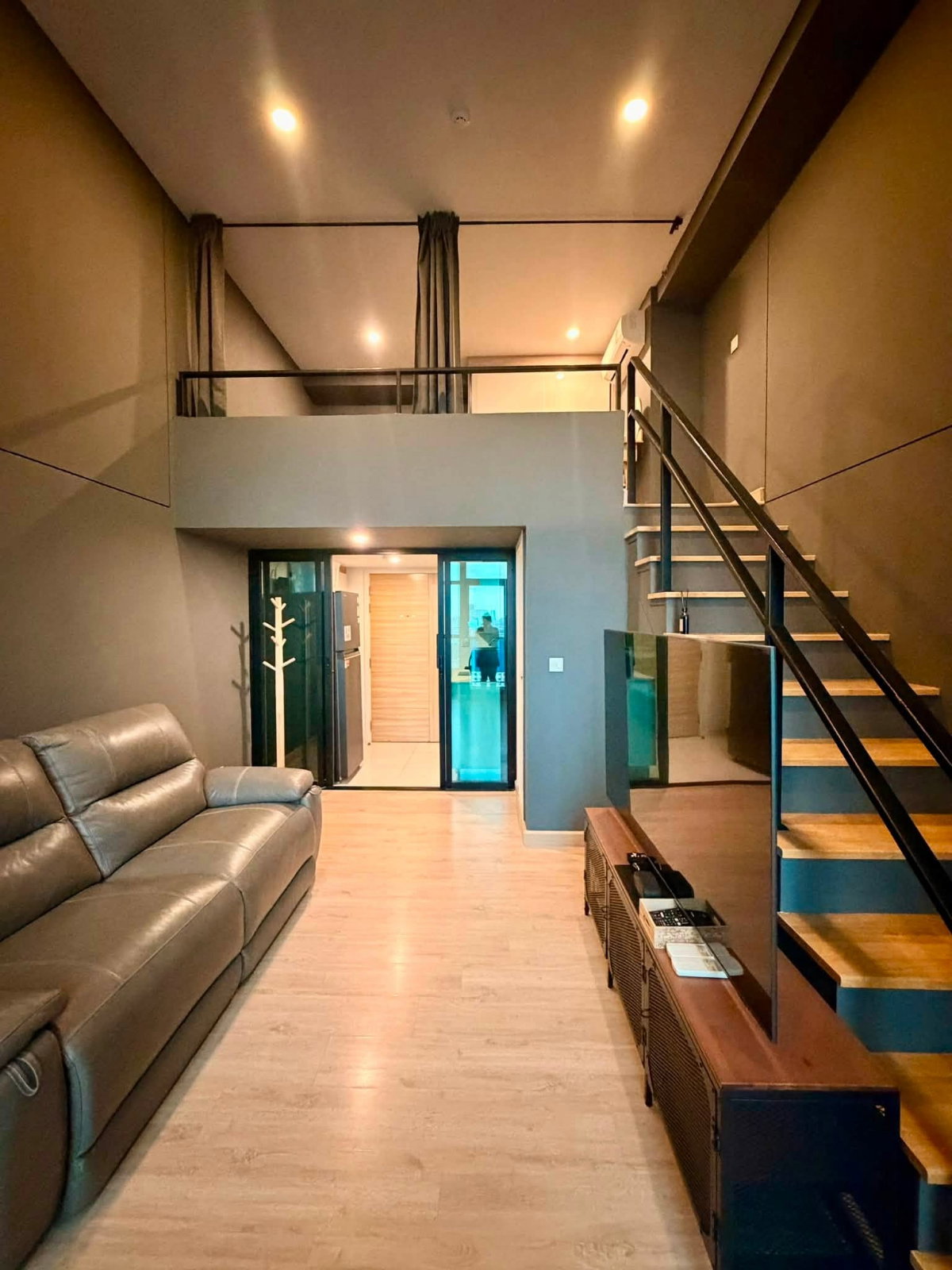 ให้เช่าKnightbridge Tiwanon - Duplex 40ตรม. ชั้น16 - Line:@hac55