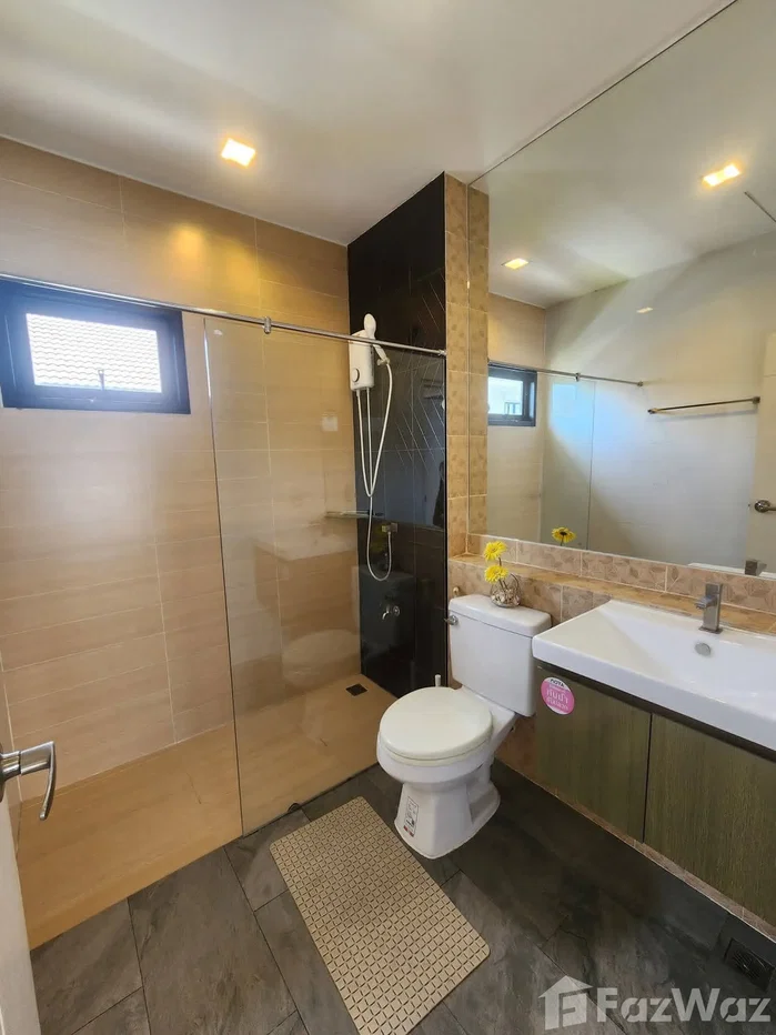 รูป บ้านเดี่ยวให้เช่า 3 ห้องนอน ในโครงการ อุไรวรรณ แกรนด์ วิลล่า 6681155 - รูปที่ 28/30