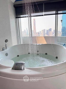 Pet-Friendly 23rd-Floor 1-BR Wittayu Complex Near BTS Phloen Chit (ID 3213235)