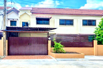 Townhouses for rent Bangkok : BTS Udomsuk 400 m., partially furnished, True Digital Park 300 m., 3 bedrooms, 3 bathrooms, townhouse, 2 floors, 4 air conditioners, Sukhumvit