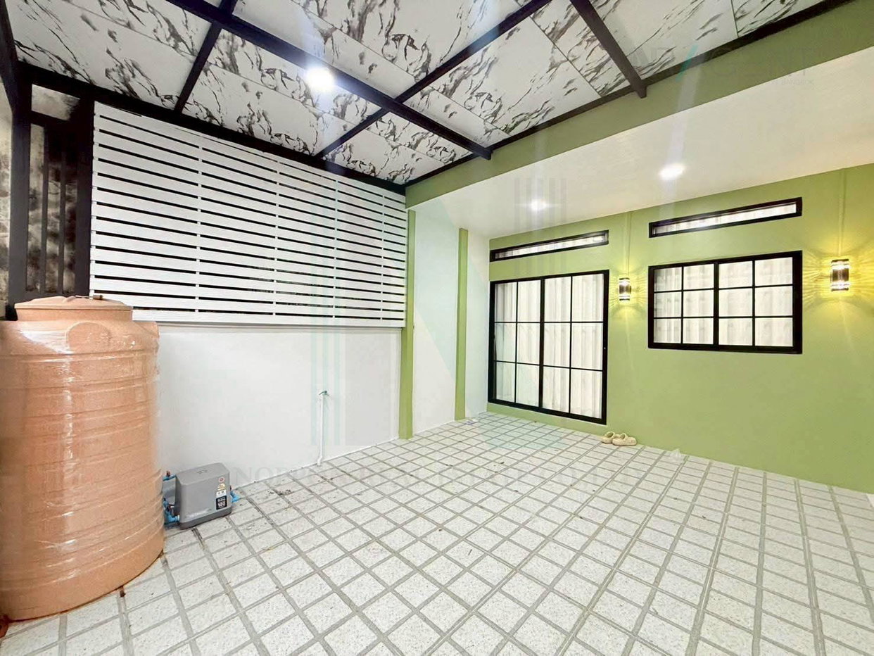 รูป 📌 ขายทาวน์เฮาส์ โครงการ สินธานี 3 2 ชั้น 2 ห้องนอน 2 ห้องน้ำ - รูปที่ 2/8