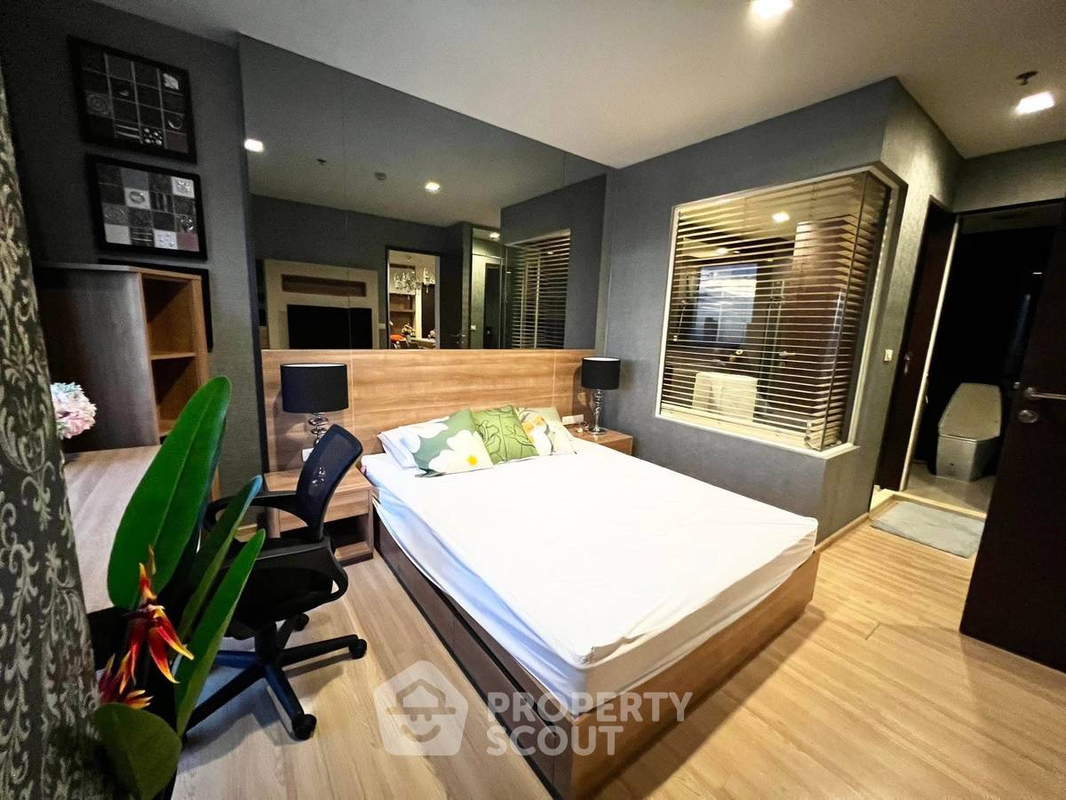 รูป คอนโดหนึ่งห้องนอนชั้นสูง Rhythm Sathorn ใกล้ BTS สะพานตากสิน (ID 3211595) - รูปที่ 12/18