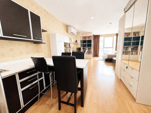 Investment Value 1-Bed Sathorn Condo 47 Sqm | Near BTS Saint Louis - U6678386