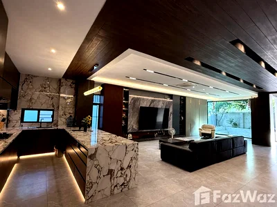 Houses for sale Bangkok : 5 Bedroom House for sale in Sam Sen Nok, Bangkok  6690809