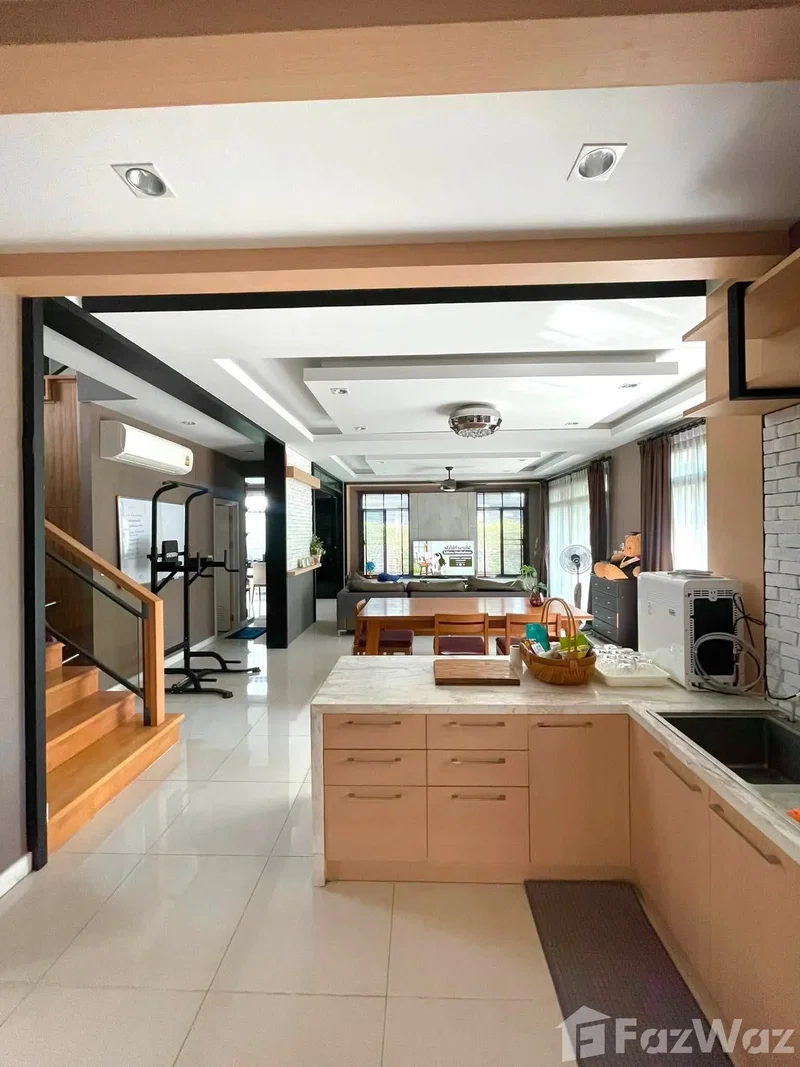 Houses for sale : The palm pattanakarn 6690802
