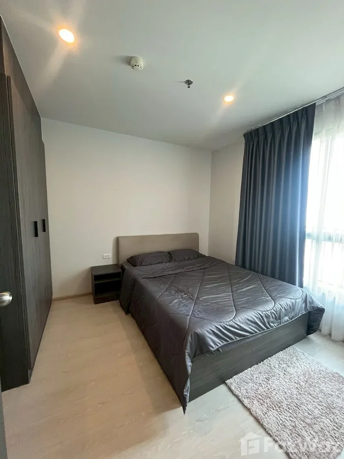 picture a corner 1 bedroom plus unit on high floor 6690538 - 3/8